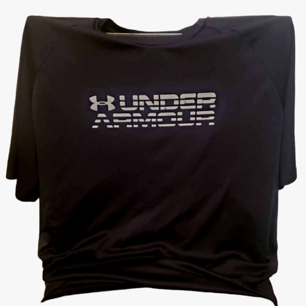 Under Armour T-shirt
